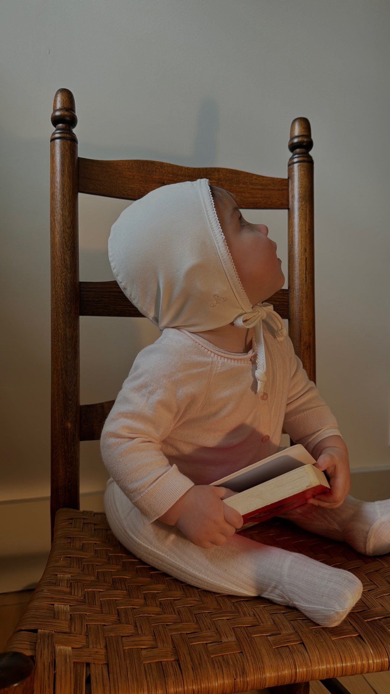 Bamboo Indoor Scallop Edge Bonnet